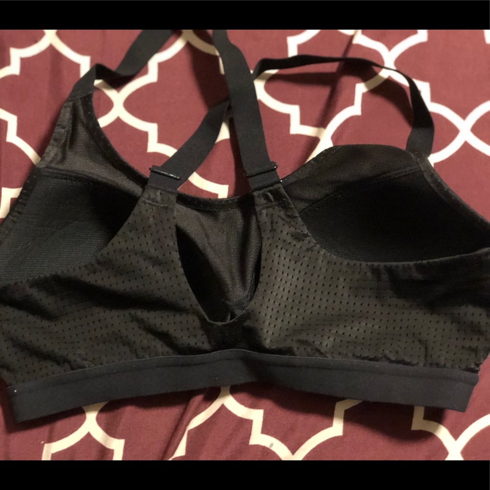 Victoria Sport The Lightweight Sport Bra - Picture 5 of 6